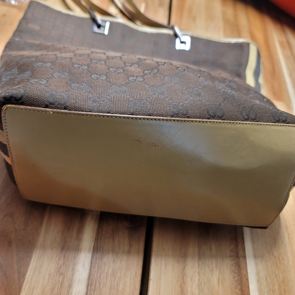 Nice Gucci 🎒PRICE IS FIRM‼️‼️‼️ - Picture 5 of 6